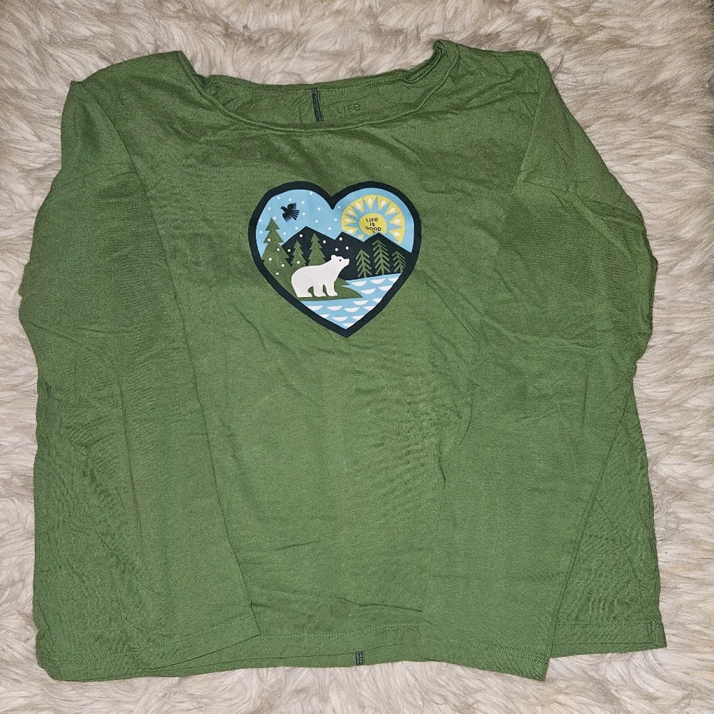 Life Is Good Women’s Green Long Sleeve Sleep Top Bear Heart Graphic – Size L